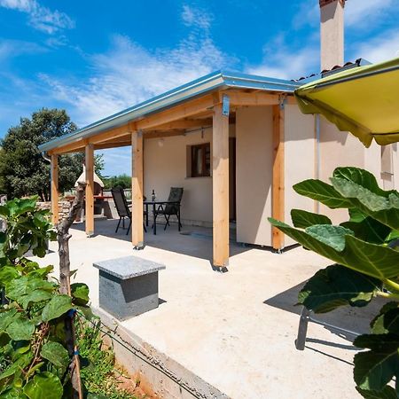 Casetta In Campagna Rovinj Exterior photo