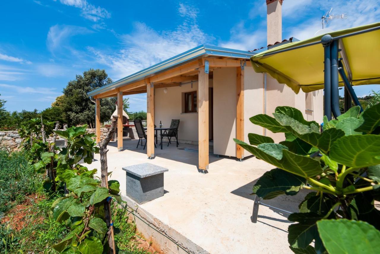 Casetta In Campagna Rovinj Exterior photo